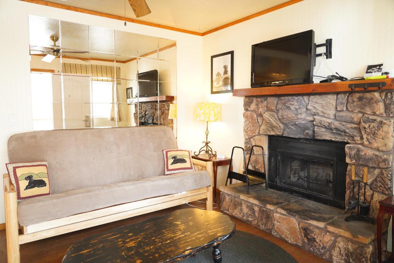 Hillcrest Suites & Cabins ビッグ・ベアー・レイク エクステリア 写真
