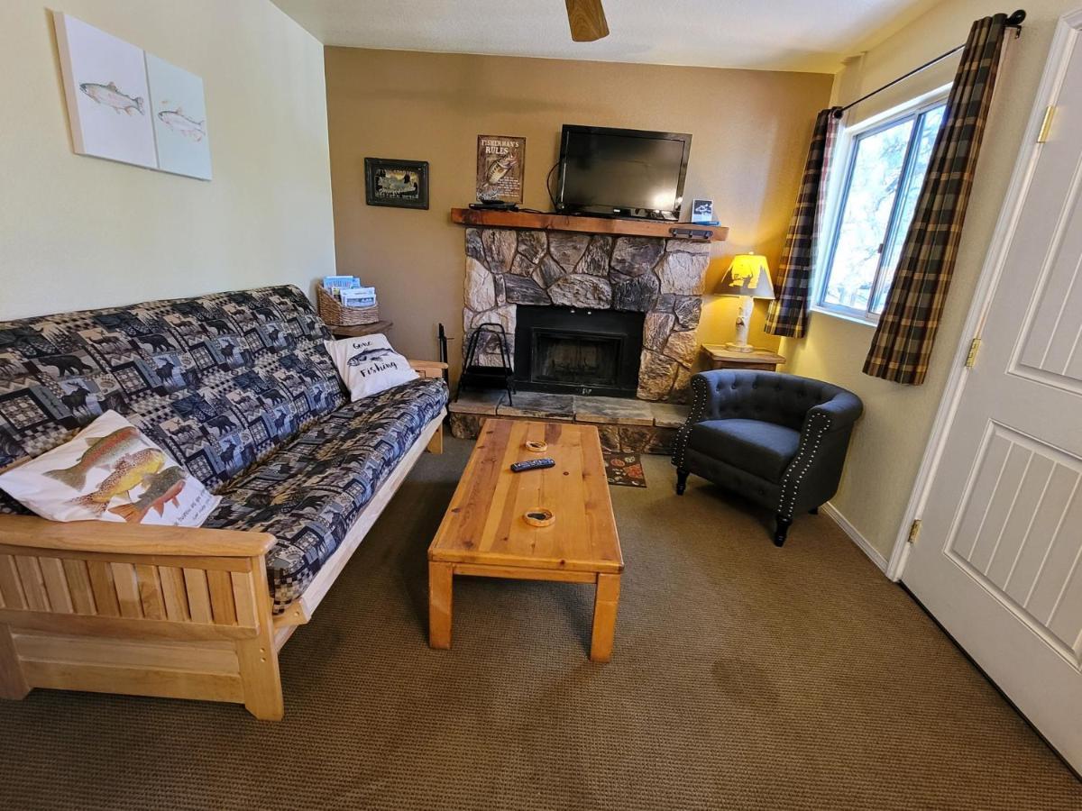 Hillcrest Suites & Cabins ビッグ・ベアー・レイク エクステリア 写真