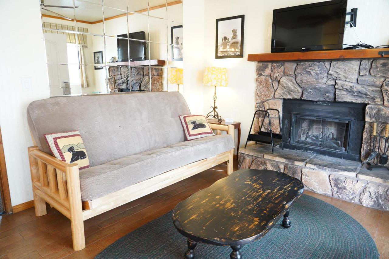 Hillcrest Suites & Cabins ビッグ・ベアー・レイク エクステリア 写真