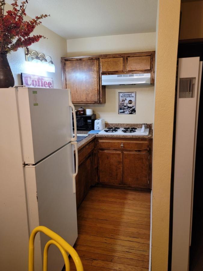 Hillcrest Suites & Cabins ビッグ・ベアー・レイク エクステリア 写真