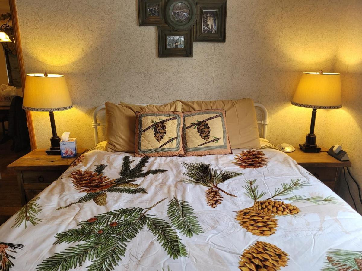 Hillcrest Suites & Cabins ビッグ・ベアー・レイク エクステリア 写真