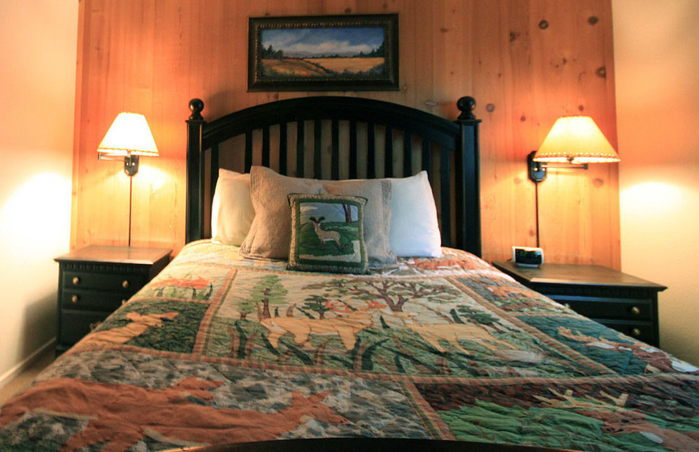 Hillcrest Suites & Cabins ビッグ・ベアー・レイク エクステリア 写真