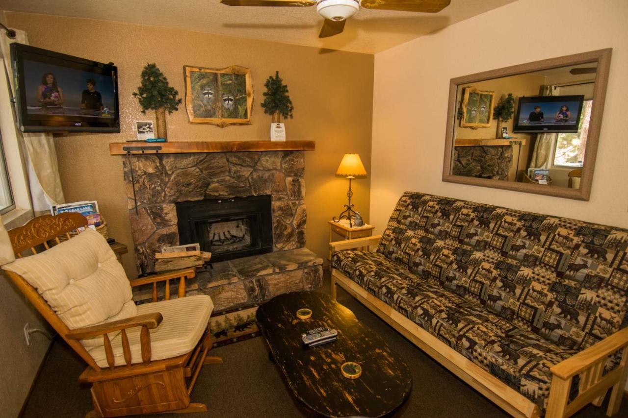Hillcrest Suites & Cabins ビッグ・ベアー・レイク エクステリア 写真