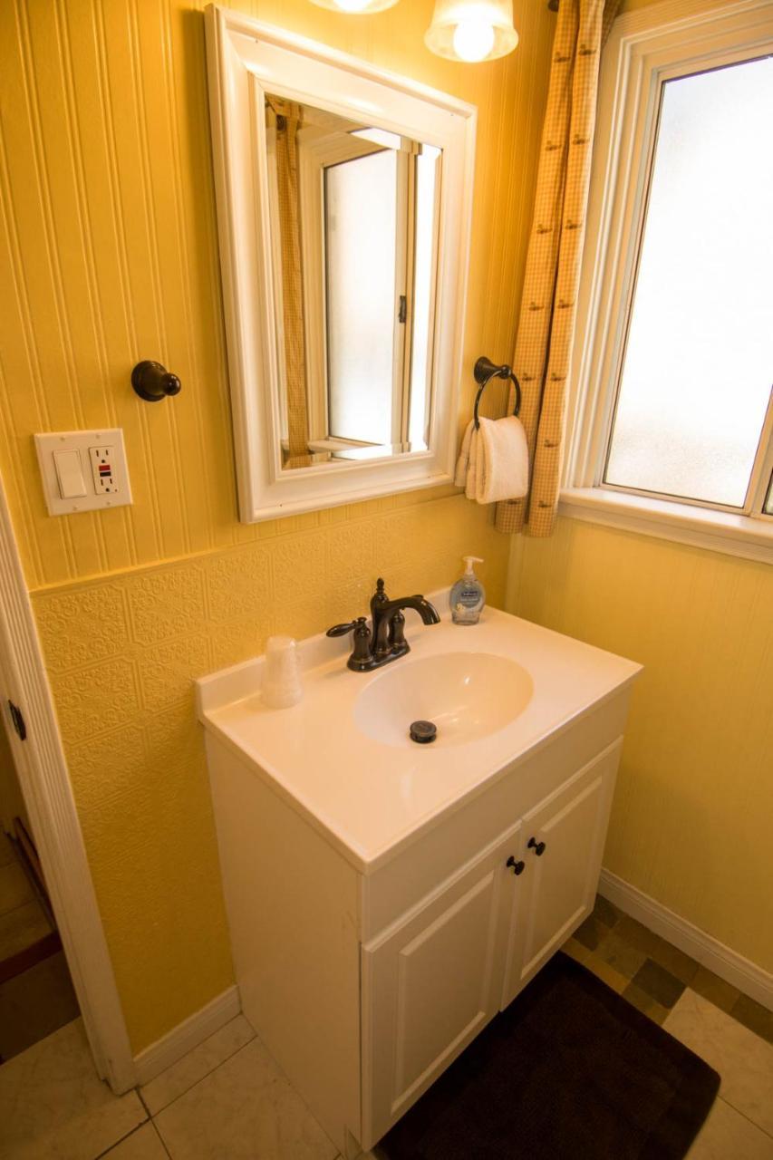 Hillcrest Suites & Cabins ビッグ・ベアー・レイク エクステリア 写真